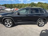 Used 2019 Jeep Cherokee Limited image 2