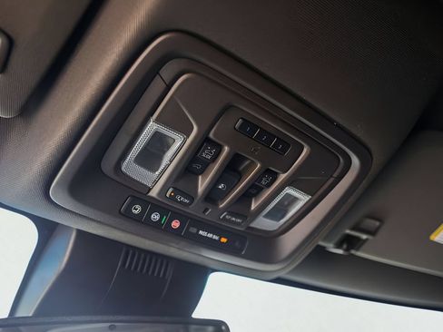 Used 2022 GMC Sierra 1500 Denali AWD/4WD image 23
