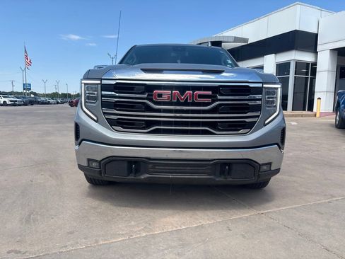 Used 2026 GMC Sierra 1500 SLT AWD/4WD image 2