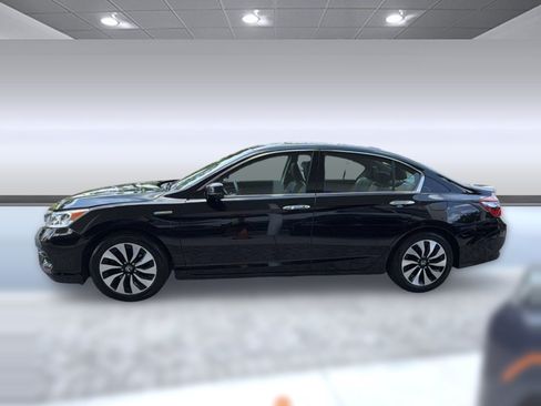 Used 2017 Honda Accord EX-L image 2