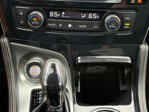 Used 2021 Nissan Maxima SR w/ Sport Mat Group FWD image 7