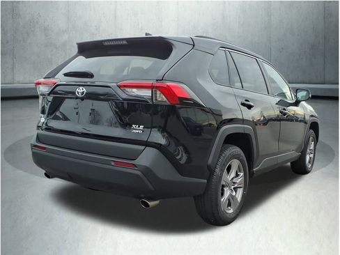Used 2023 Toyota RAV4 XLE image 5