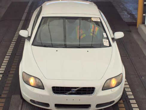 Used 2008 Volvo C70 T5 image 2