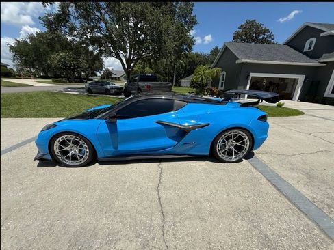 Used 2023 Chevrolet Corvette Z06 image 3