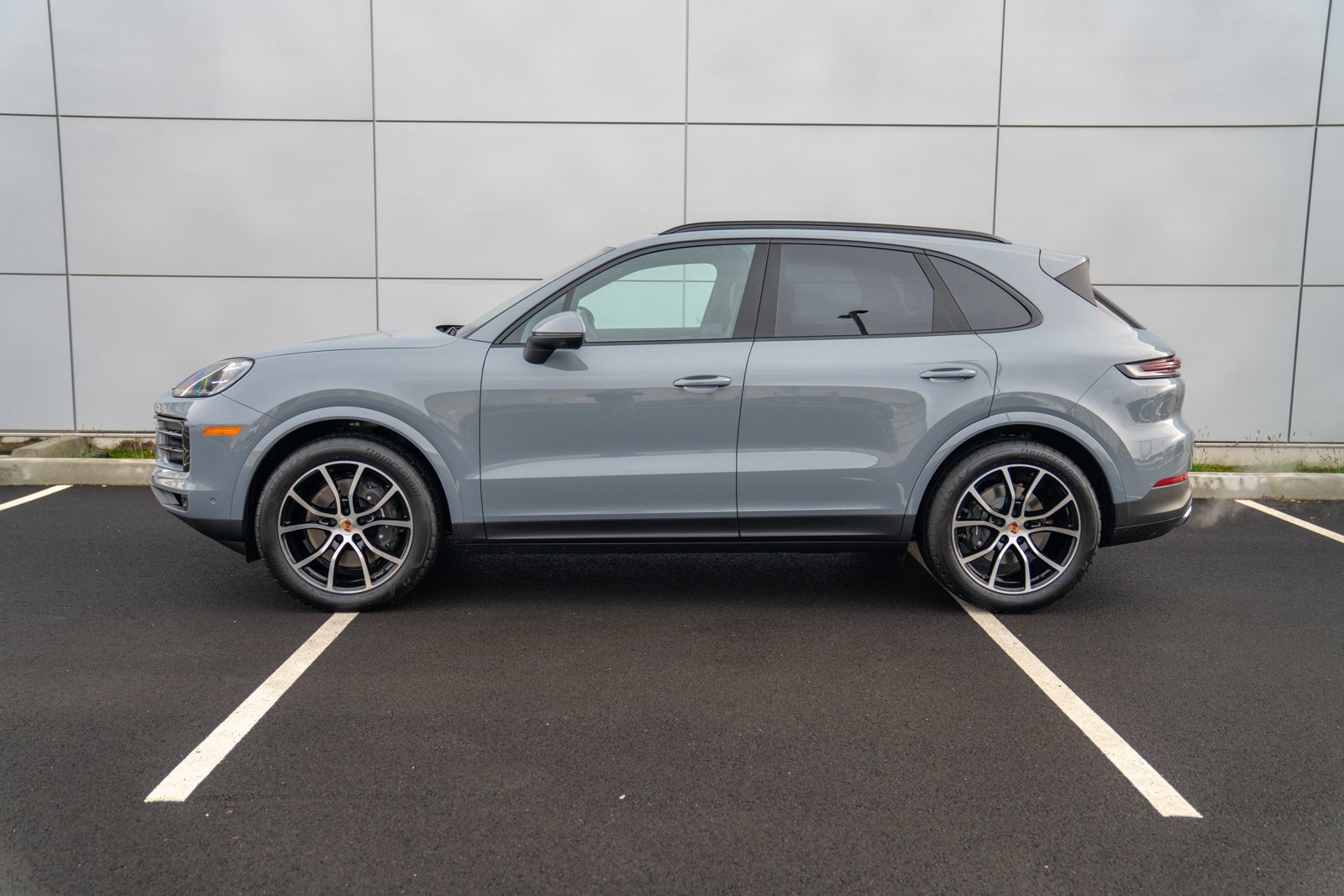 Certified 2026 Porsche Cayenne AWD/4WD image 2