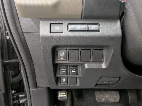Used 2022 Nissan Frontier SV w/ Technology Package AWD/4WD image 22