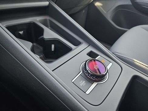 New 2026 Volkswagen Tiguan SE image 16