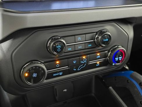 Certified 2024 Ford Bronco Black Diamond AWD/4WD image 26