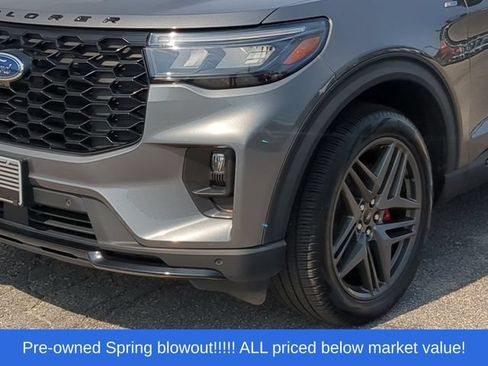 Used 2025 Ford Explorer ST-Line w/ ST-Line Street Pack AWD/4WD image 17