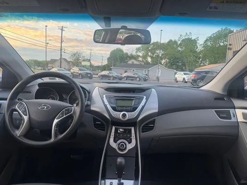 Used 2011 Hyundai Elantra GLS w/ Preferred Equipment Pkg 3 FWD image 9