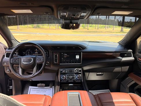 Used 2024 GMC Yukon XL Denali Ultimate AWD/4WD image 18