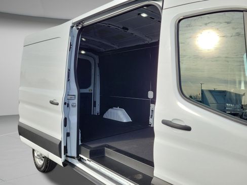 New 2026 Ford Transit 350 148 Medium Roof AWD image 31