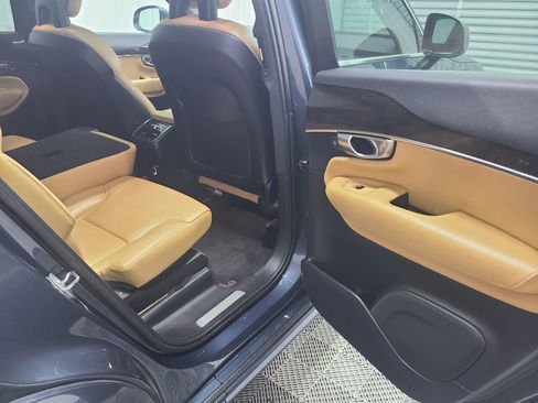 Used 2018 Volvo XC90 T5 Momentum w/ Momentum Plus Package AWD/4WD image 39