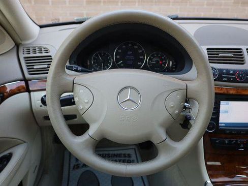 Used 2006 Mercedes-Benz E 350 4MATIC Sedan image 26
