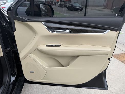 Used 2018 Cadillac XT5 AWD image 22