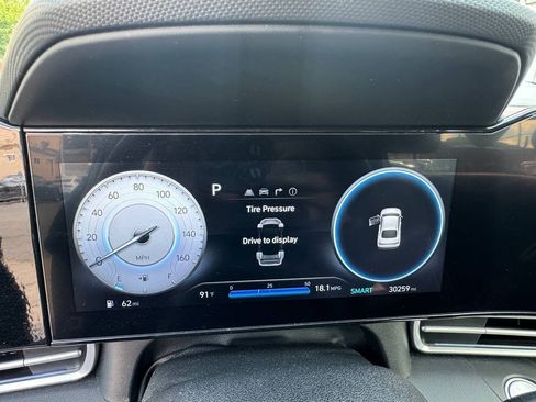Used 2025 Hyundai Elantra SEL FWD image 12