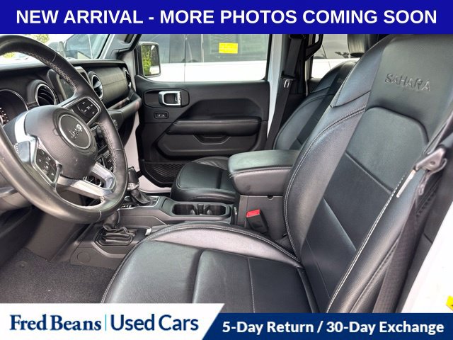 Used 2018 Jeep Wrangler Unlimited Sahara w/ Dual Top Group AWD/4WD image 8