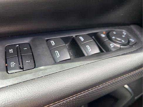 Used 2021 GMC Yukon XL AT4 w/ AT4 Premium Package image 24