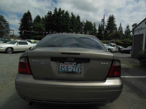 Used 2005 Ford Focus SE image 10