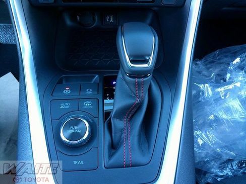 New 2025 Toyota RAV4 SE image 16