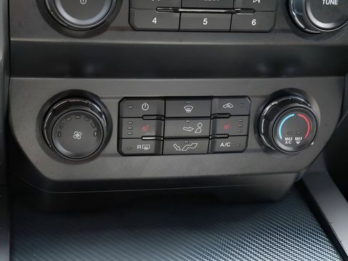 Used 2019 Ford F150 XLT w/ Equipment Group 302A Luxury AWD/4WD image 22
