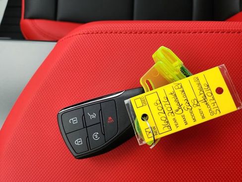 New 2026 Chevrolet Equinox EV RS image 32