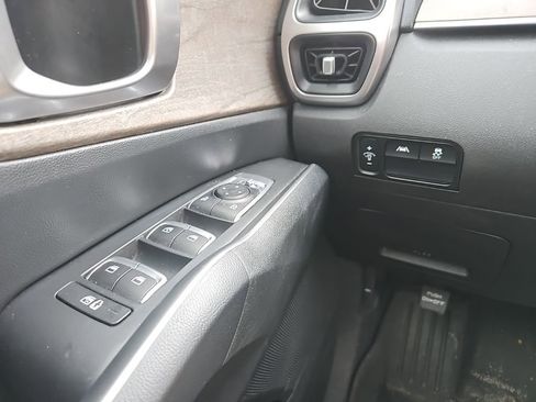 Used 2022 Kia Sorento S w/ Panoramic Sunroof Package image 22