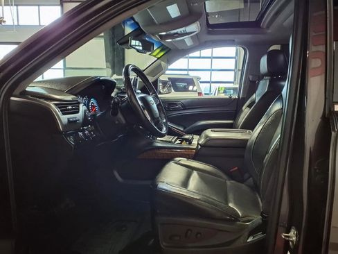 Used 2017 Chevrolet Suburban Premier image 21