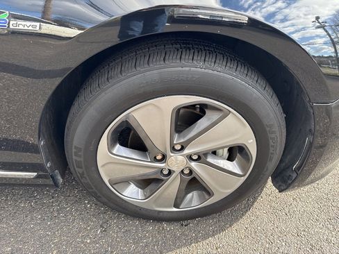 Used 2016 Hyundai Sonata Plug-In Hybrid image 9