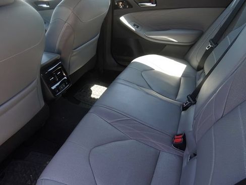 Used 2020 Toyota Avalon Limited w/ Advanced Safety Package FWD image 11