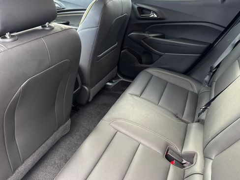 Used 2024 Chevrolet Trax ACTIV w/ Sunroof Package image 12