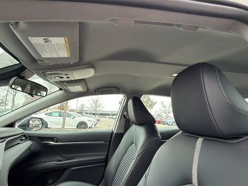 Used 2024 Toyota Camry SE image 21