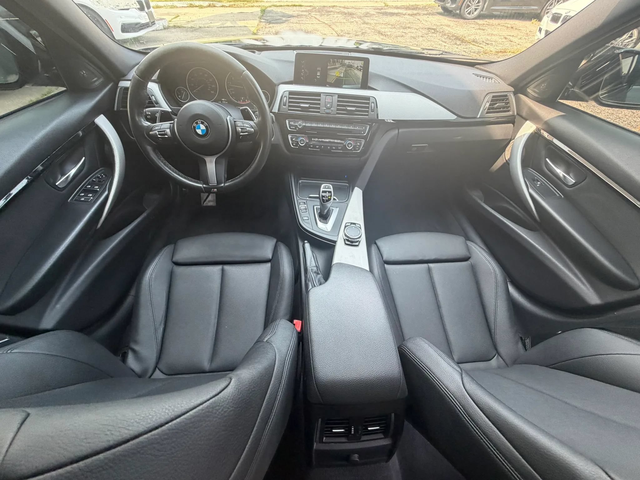 Used 2017 BMW 340i xDrive Sedan w/ Technology Package AWD/4WD image 18