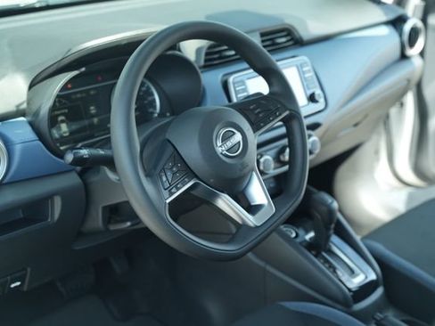 Used 2025 Nissan Versa SV FWD image 27