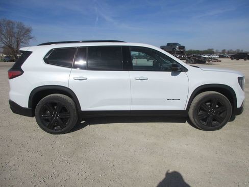 New 2026 GMC Acadia Elevation image 3