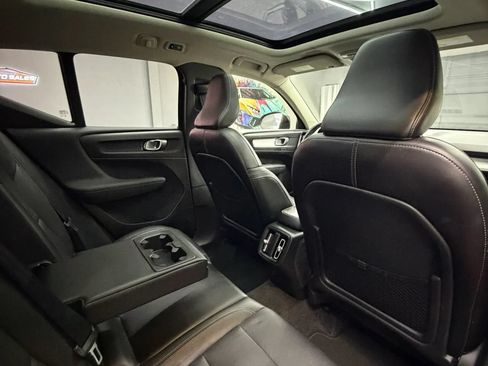 Used 2019 Volvo XC40 T5 Momentum AWD/4WD image 33
