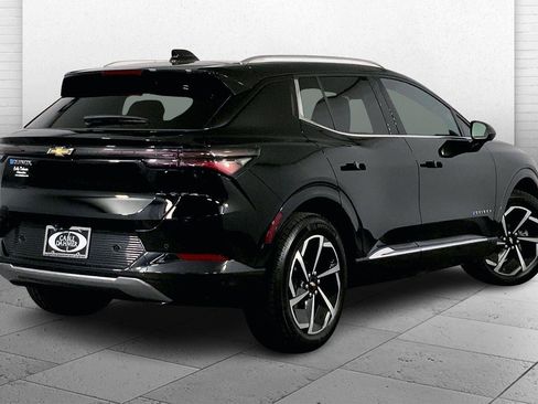 Used 2025 Chevrolet Equinox EV LT image 13