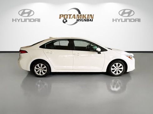 Used 2024 Toyota Corolla LE FWD image 4