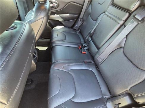 Used 2019 Jeep Cherokee High Altitude AWD/4WD image 17