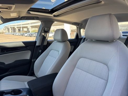 Used 2023 Honda Civic EX image 7