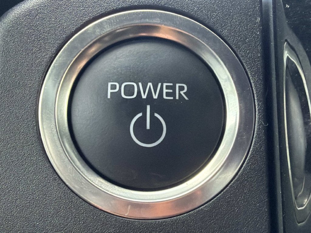Used 2025 Toyota 4Runner Limited AWD/4WD image 25