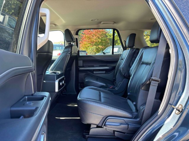 Used 2024 Ford Expedition XLT AWD/4WD image 30