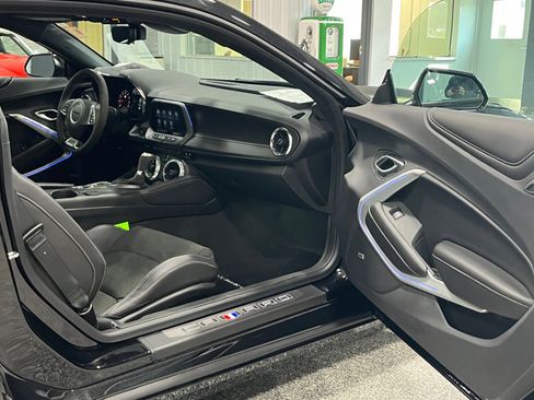 Certified 2024 Chevrolet Camaro LT image 8