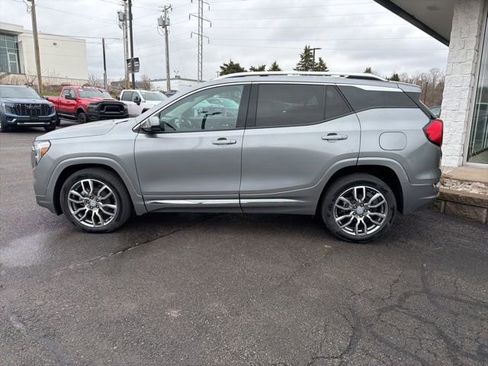 Used 2023 GMC Terrain Denali w/ Denali Premium Package image 2