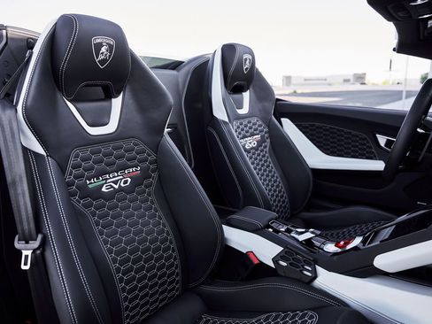 Used 2024 Lamborghini Huracan EVO image 42