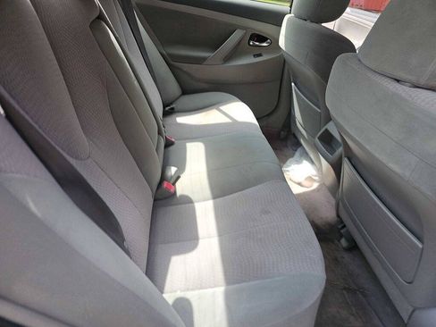 Used 2010 Toyota Camry LE FWD image 14