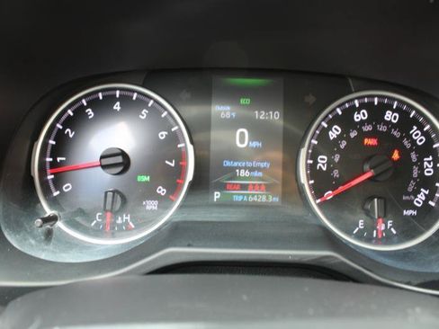 Used 2021 Toyota RAV4 XLE FWD image 21