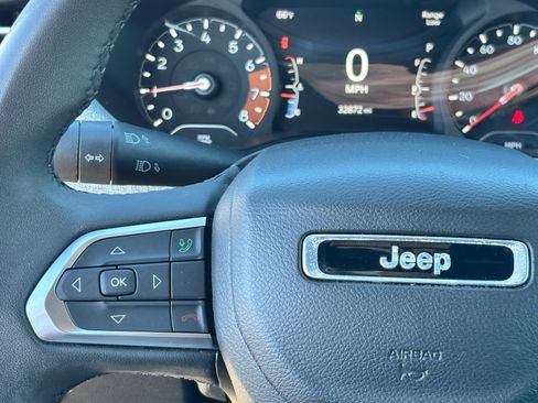Used 2023 Jeep Compass Latitude image 21