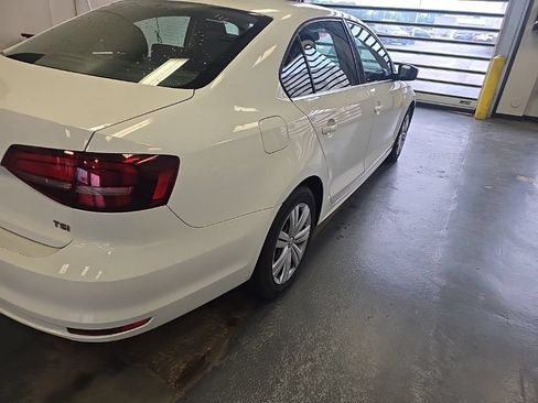 Used 2017 Volkswagen Jetta S FWD image 4