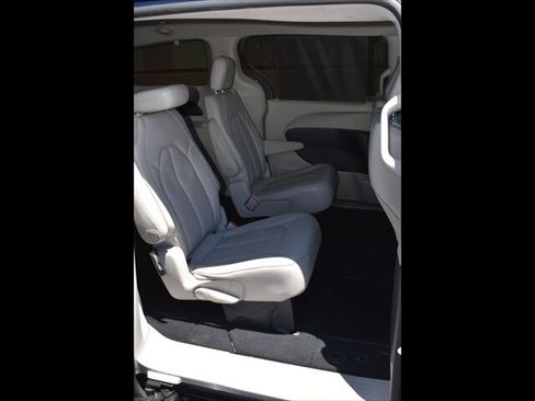 Used 2021 Chrysler Voyager Lxi FWD image 25
